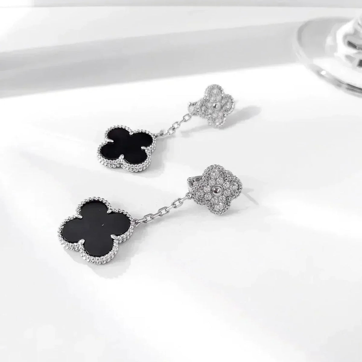 [✨ROSE💎]CLOVER 2 MOTIFS  DIAMOND ONYX EARRINGS SILVER